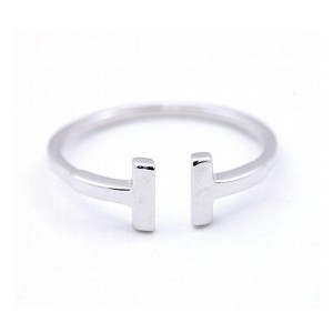 Ladies T Bar Fashion Ring in 14K white gold