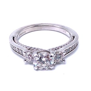Round Diamond Engagement Ring