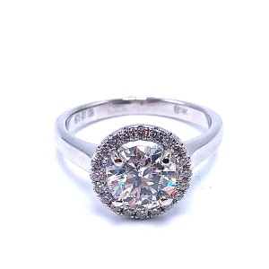 Round Diamond Engagement Ring