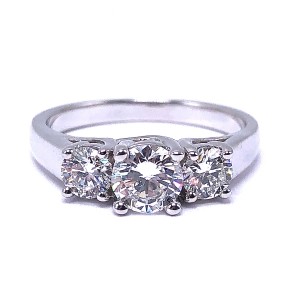 Round Diamond Engagement Ring