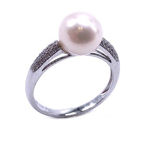 Pearl and Diamond Ring