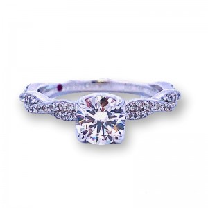 Round Diamond Engagement Ring