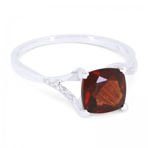 Garnet & Diamond Ring
