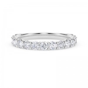 De Beers Forevermark Shared Prong Band