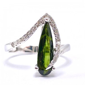 Green Tourmalin & Diamond Ring