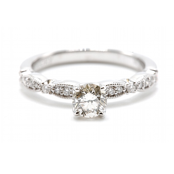 Round Diamond Engagement Ring