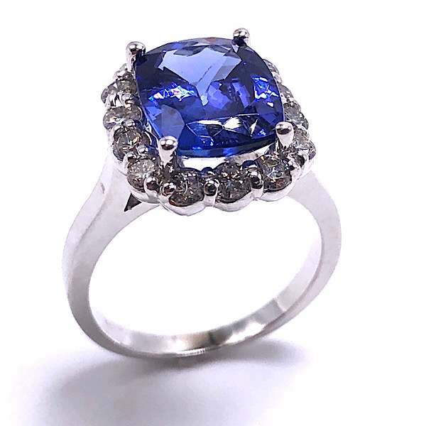 Ladies Tanzanite & Diamond Ring