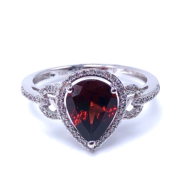 Ladies Garnet & Diamond Ring