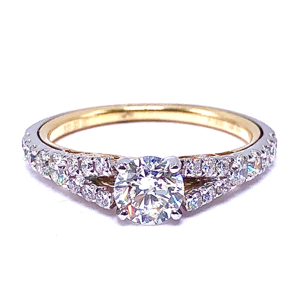 Round Diamond Engagement Ring